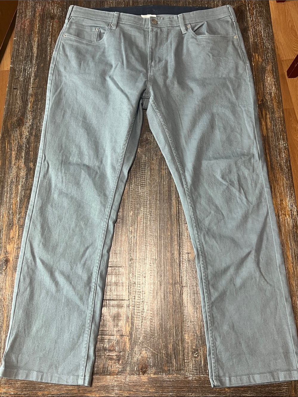 Men's Straight Fit Light Blue Jeans - Sleek Everyday Staple